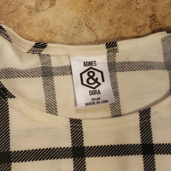 Agnes & Dora black and white top - Picture 5 of 5